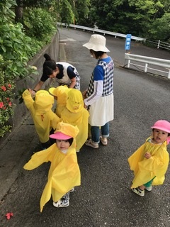 雨の日の散歩2.JPG